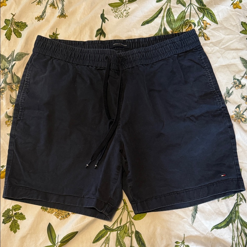 Tommy Hilfiger Men’s Navy Elastic Waist Shorts